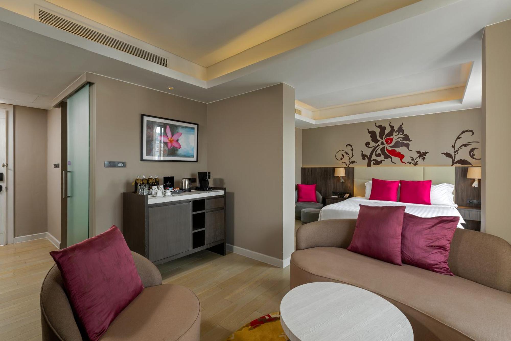 Superior King Suite,1557499228:JPEG