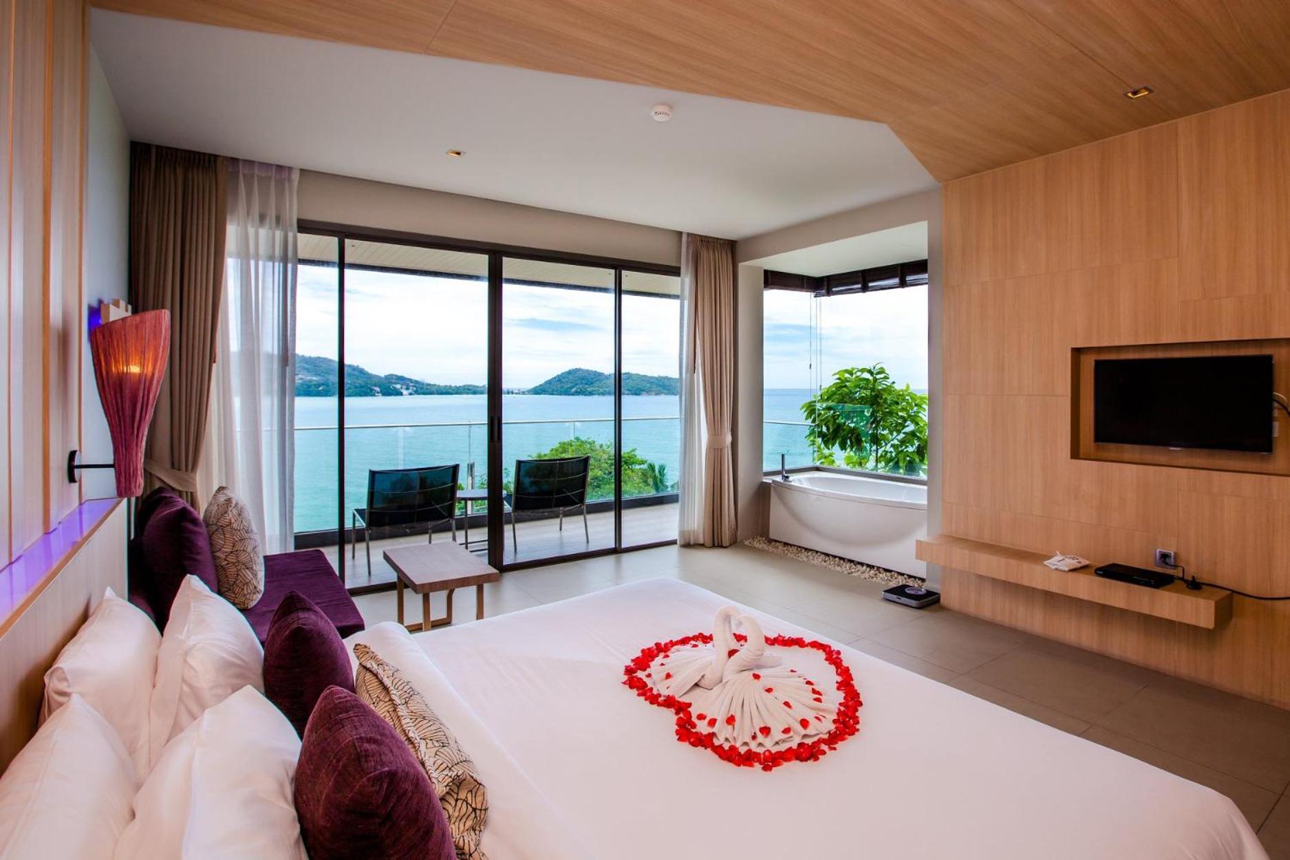 Grand Deluxe Double or Twin Room Sea View